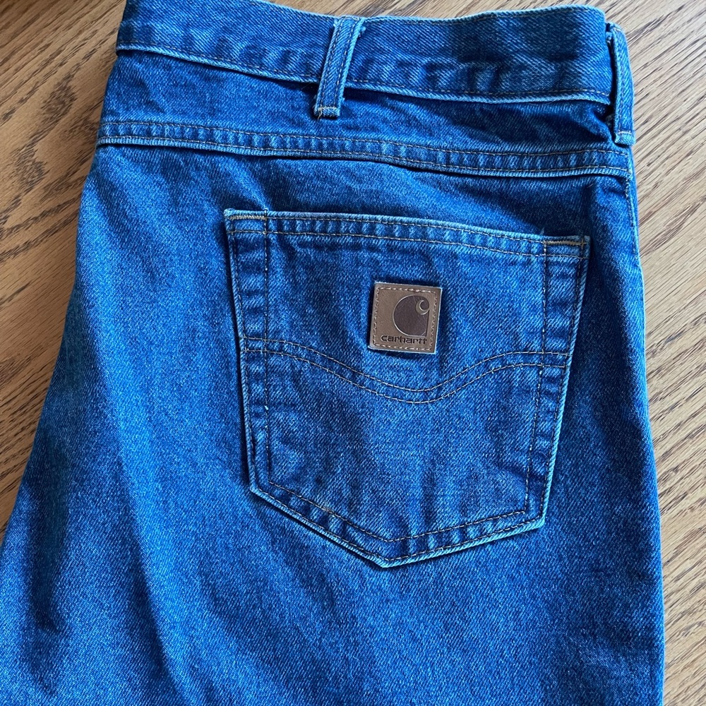 Mens Carhartt denim jeans medium blue unlined. Carhartt Traditional Fit.
